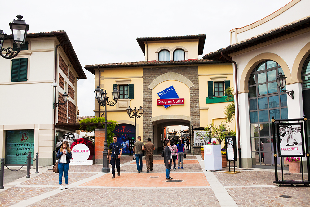 Serravalle designer outlet карта